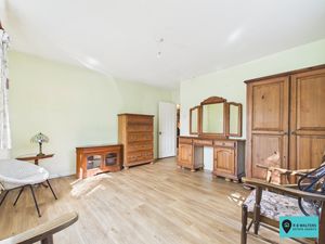 Bedroom- click for photo gallery